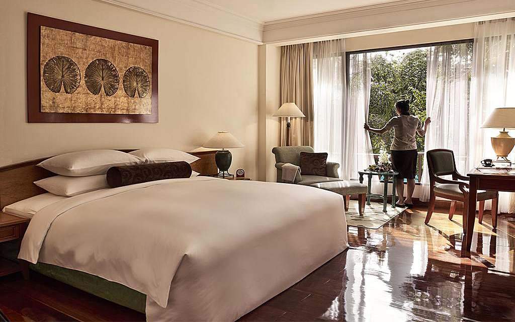 Quarto de Luxo do Sofitel Angkor Phokeethra Golf & Spa Resort