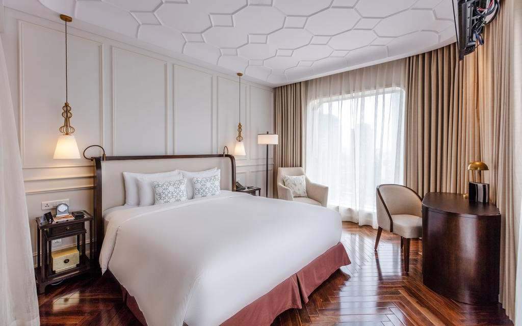 Hotel Des Art Saigon Grand Deluxe 