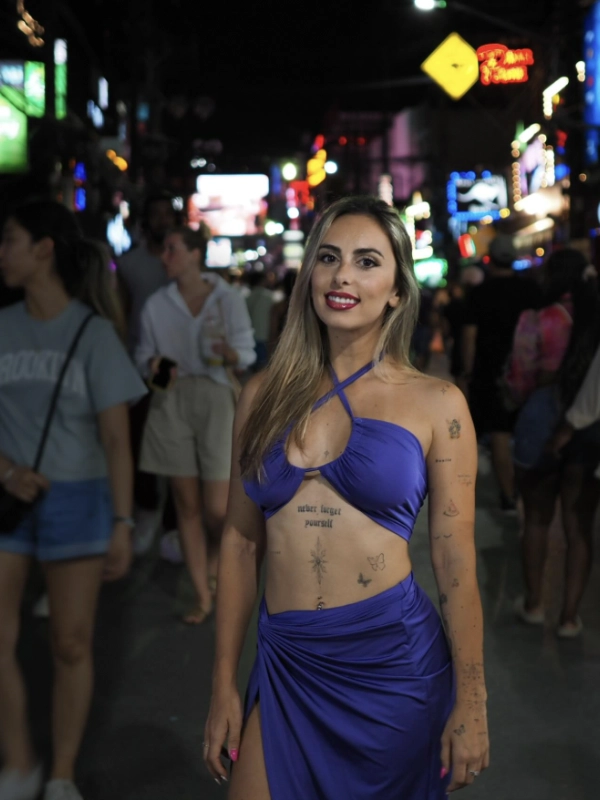Bangla Road vibra com diversão sem fim