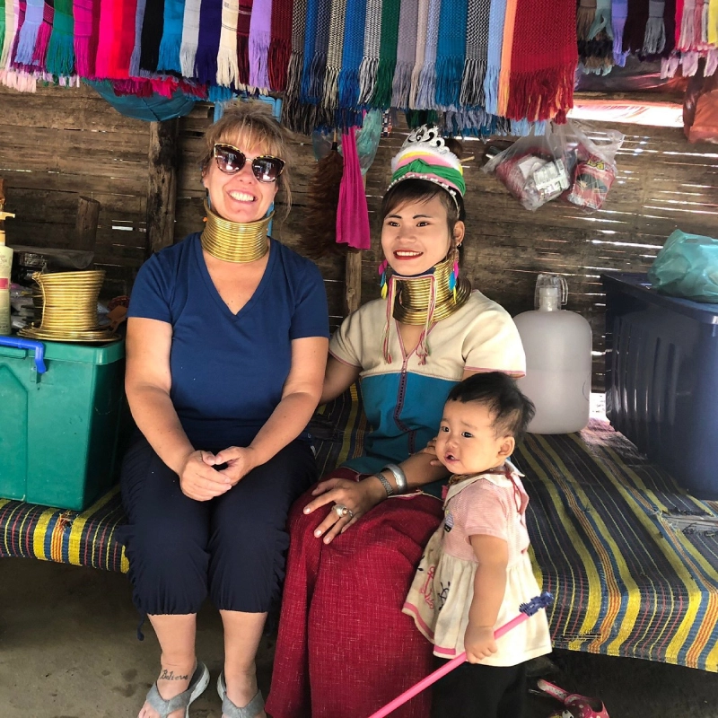 Conheça a cultura única da Tribo Karen na visita