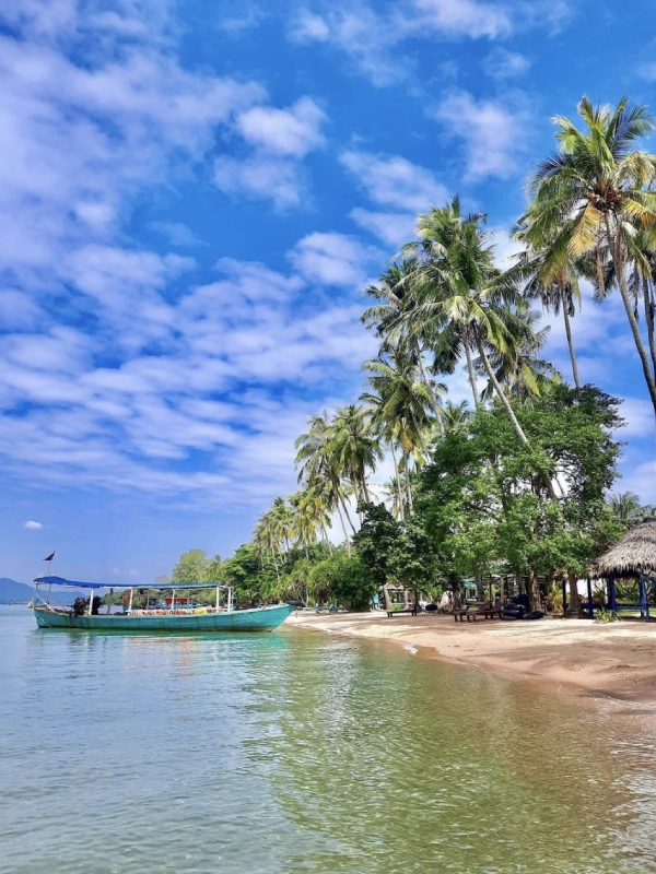 Praia de Kep convida ao descanso e calmaria