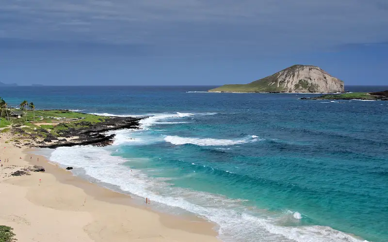 Koh Tonsay encanta com mar e redes