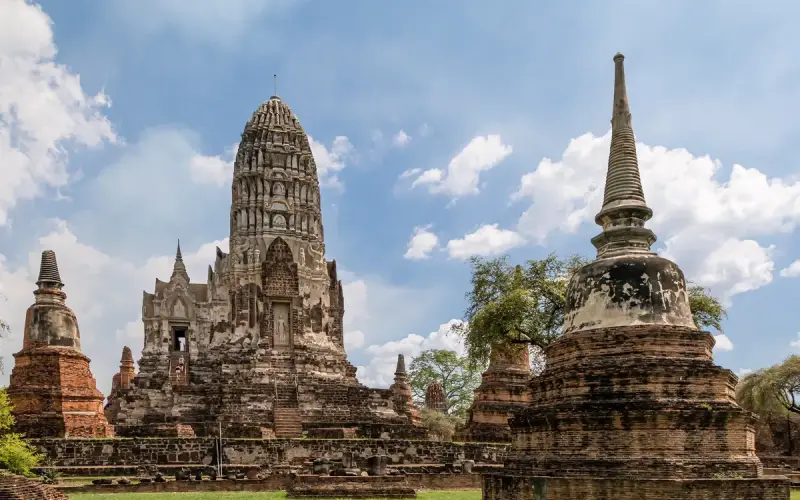 Wat Ratchaburana guarda relíquias e tesouros antigos