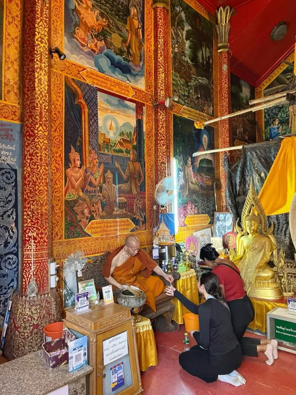 Wat Doi Suthep é templo sagrado e símbolo de Chiang Mai