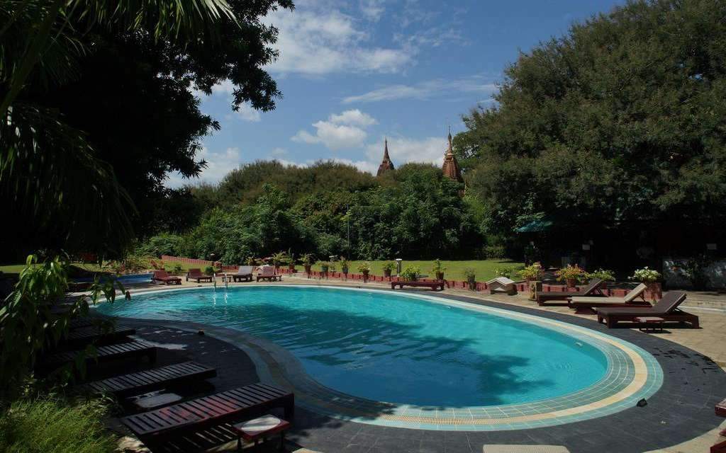 Piscina do Bagan Thande Hotel