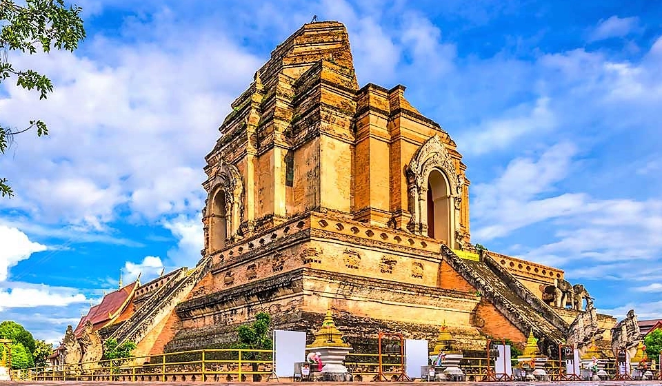 Viagem para Wat Chedi Luang