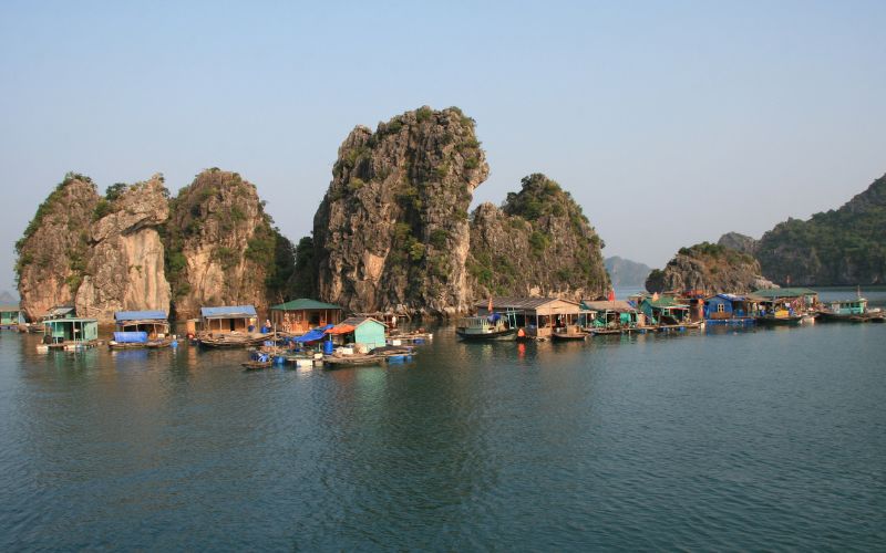 halong fishing village