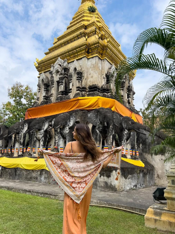 Descubra a beleza atemporal do Wat Chiang Man, onde história e espiritualidade se entrelaçam, proporcionando uma conexão mais profunda com o rico legado de Chiang Mai.