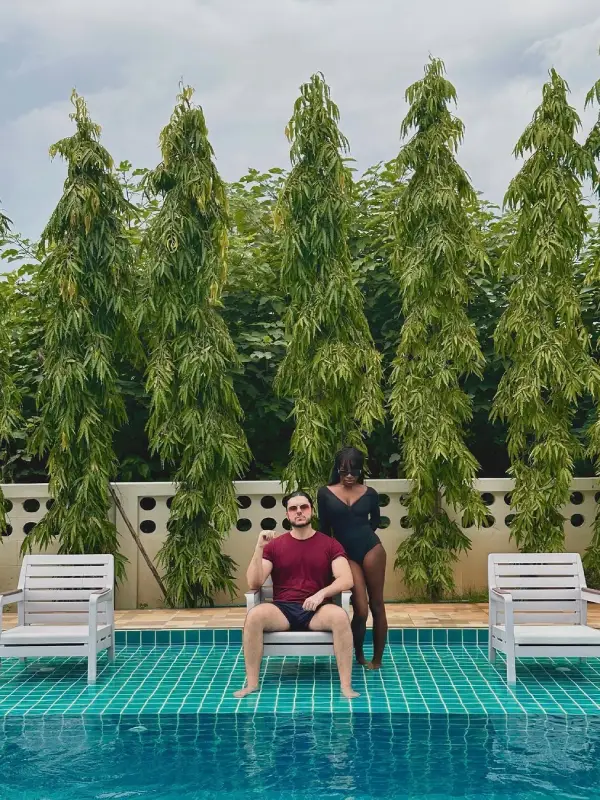 Relaxe na piscina e recarregue as energias para uma viagem inesquecível!