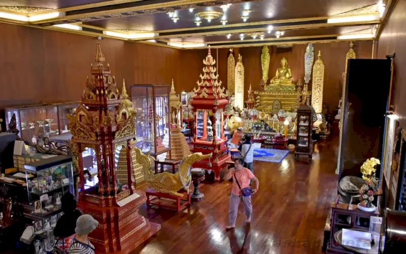 O Museu Hong Luang Saeng Kaew preserva relíquias e artefatos budistas valiosos