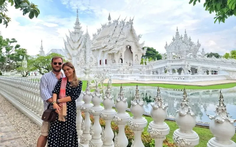 Wat Rong Khun é uma joia arquitetônica de tirar o fôlego em Chiang Rai