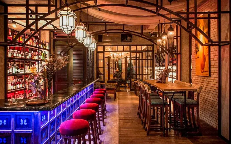 Bares speakeasy criam ambiente sofisticado