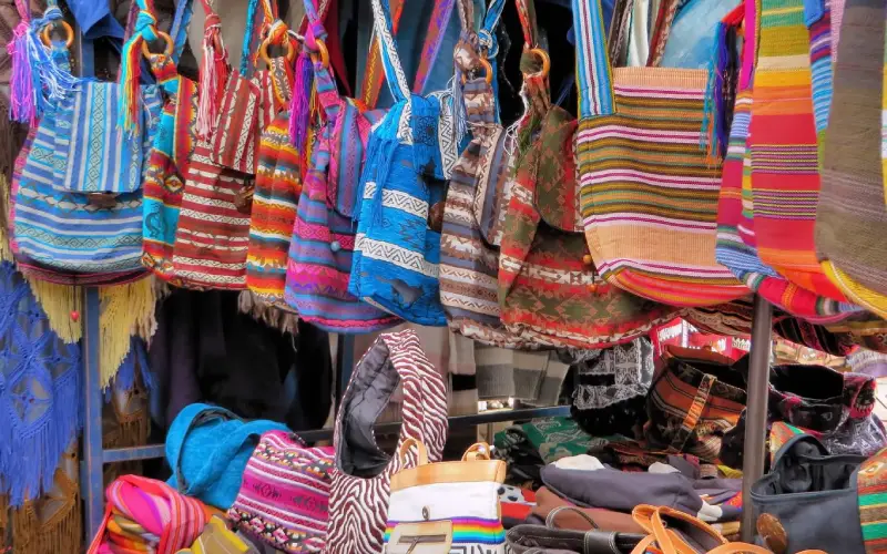 O Bazar Noturno de Chiang Rai é um ótimo lugar para encontrar artesanatos exclusivos