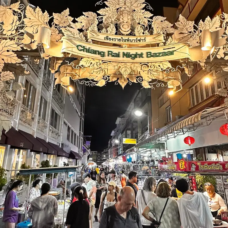 Venha ao Night Bazaar e prove comidas saborosas