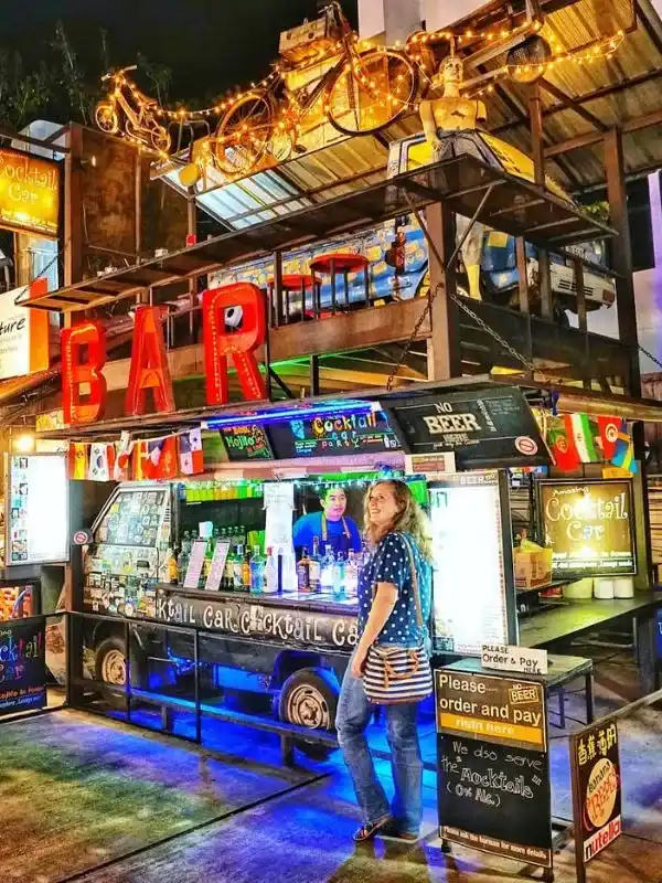 Chiang Mai à noite brilha com mercados vibrantes