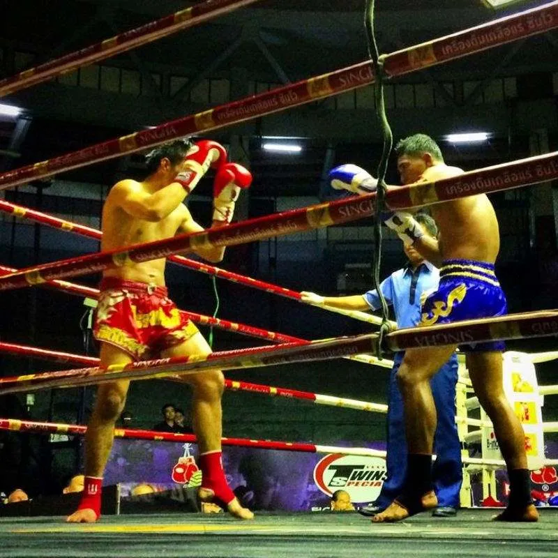 Muay Thai é show emocionante e tradicional