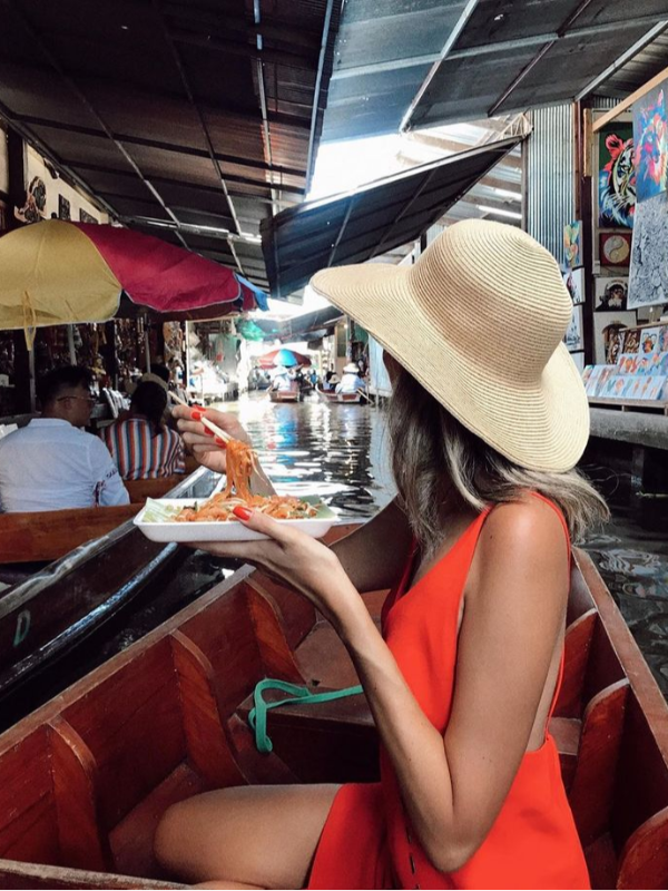 O Mercado Flutuante é um comércio nas águas