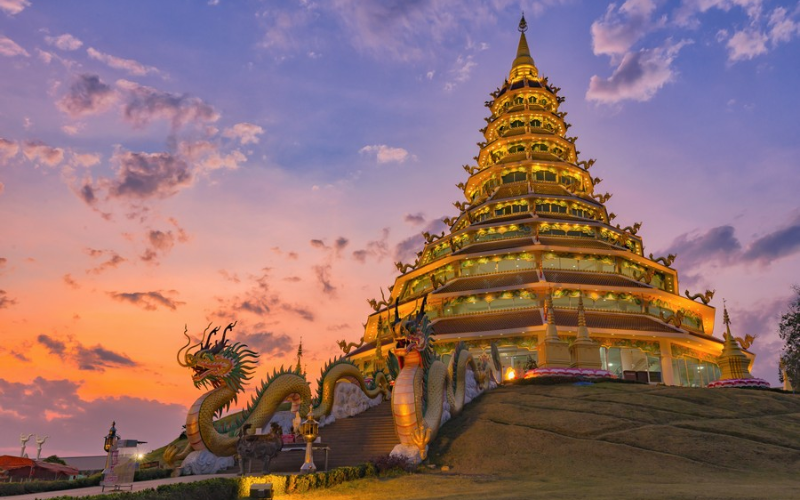 O Pagode Octogonal de Nove Andares no Wat Huay Pla Kang