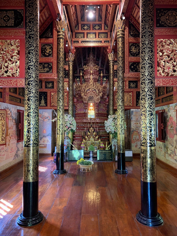 O salão principal do Wat Phra Singh Chiang Rai