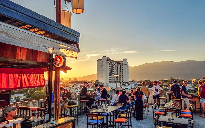 Bares rooftop em Chiang Mai com vistas estreladas