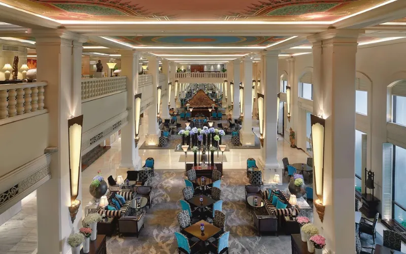 Anantara Siam oferece luxo e elegância no centro