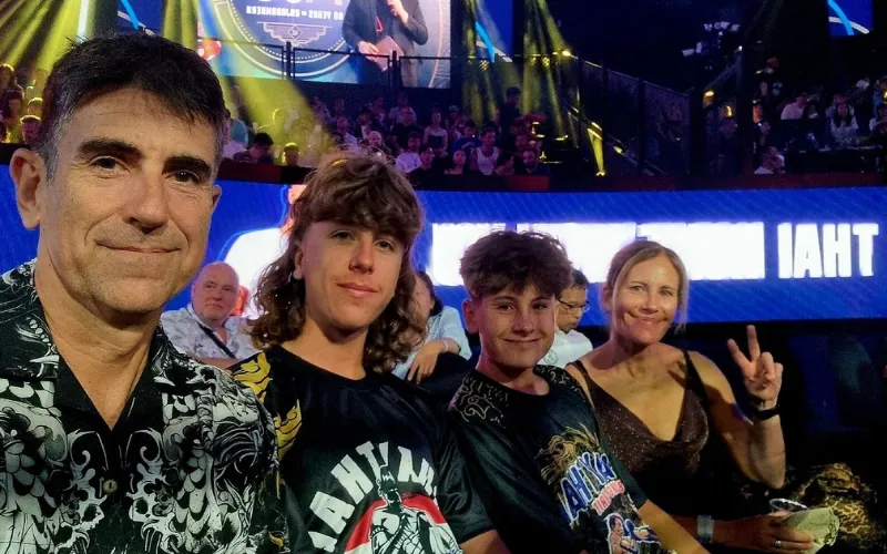 Assentos ao ringue valem pela adrenalina de perto