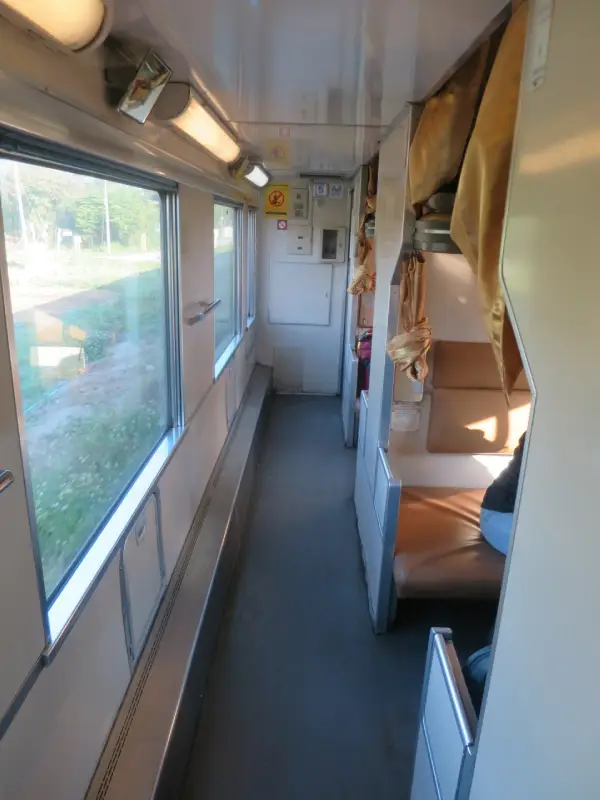 Trens na Tailândia.