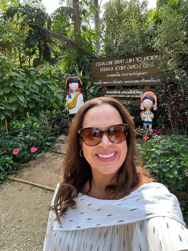 Vila das Mulheres Girafa em Chiang Rai