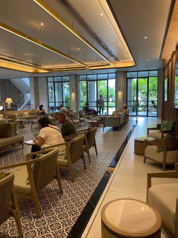 The Quarter Chaophraya tem luxo e serviço à beira do rio