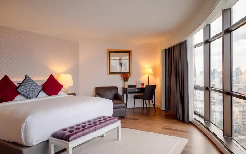 Grand China oferece luxo e vistas do rio Chao Phraya