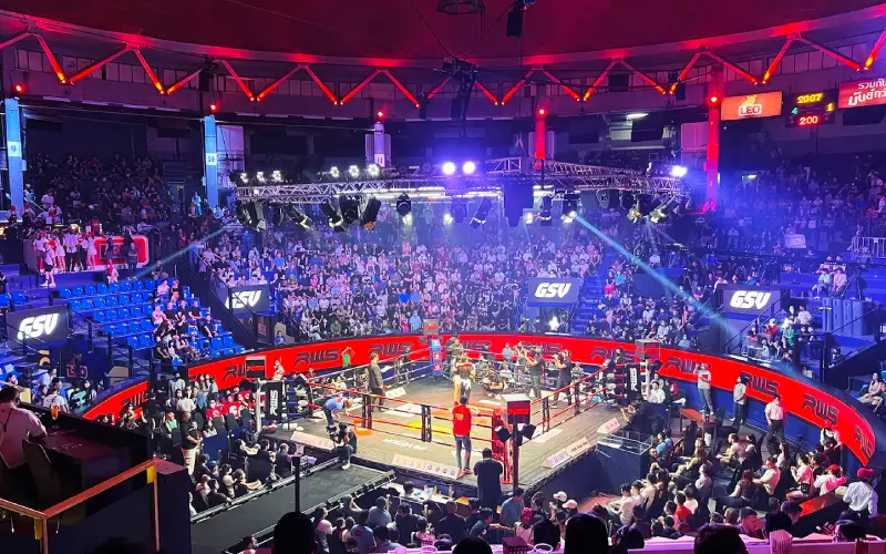 Muay Thai pulsa forte no Rajadamnern Stadium