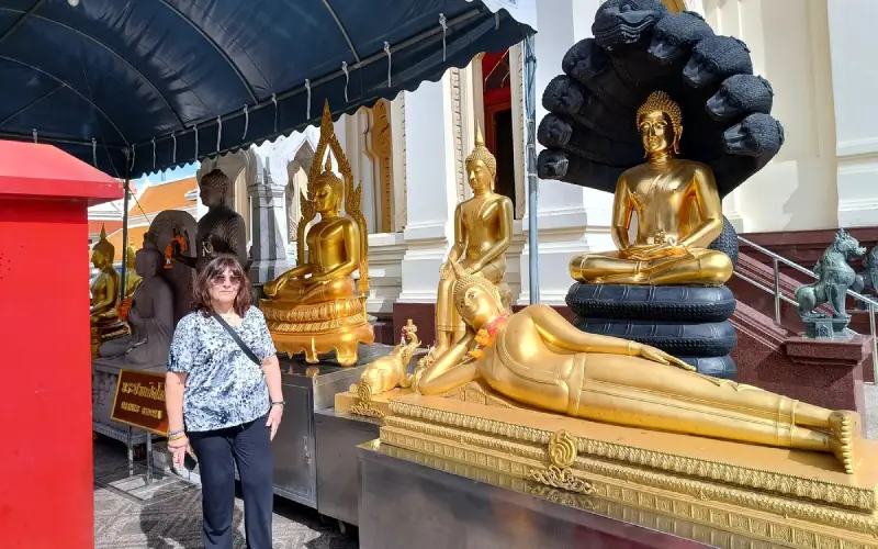 Wat Traimit abriga um Buda de ouro secular