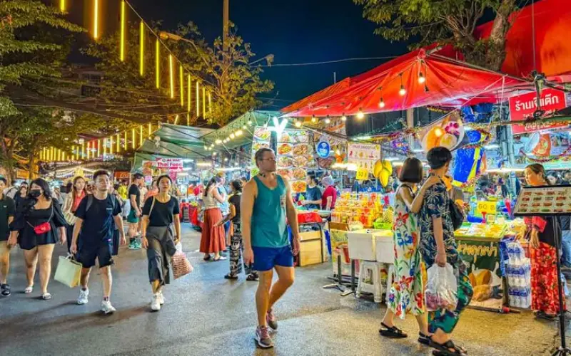 Mercado Chatuchak tem 15.000 barracas impressionantes