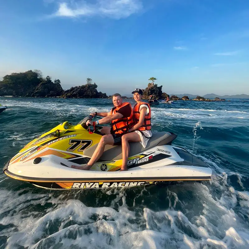 Phuket tem várias aventuras em esportes aquáticos