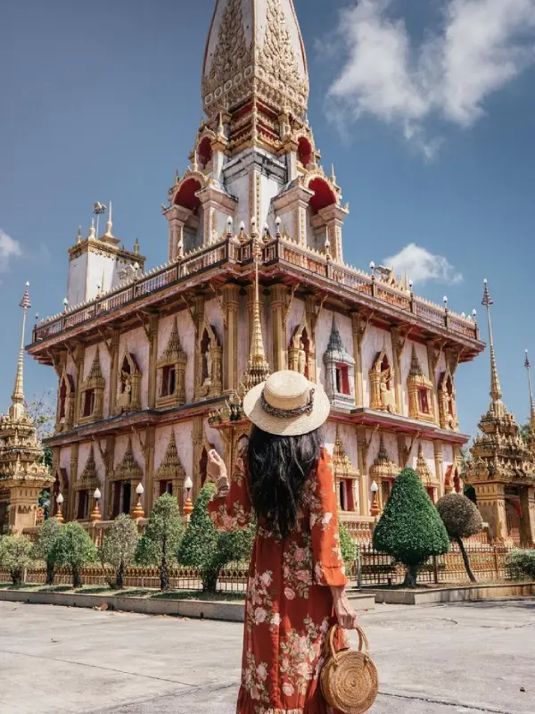 Wat ChaLong é um marco no distrito de Mueang Phuket