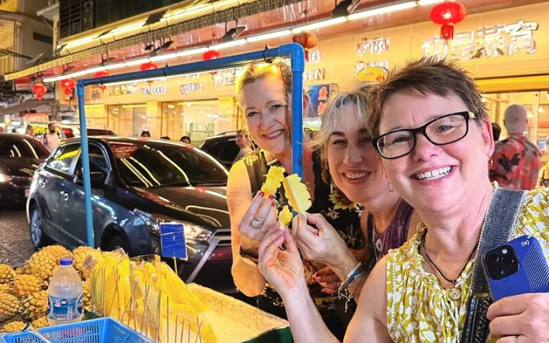 Explore a diversidade da comida de rua tailandesa