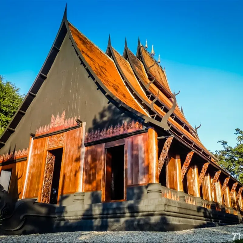 Museu Baan Dam mistura Dark Lanna e arte moderna
