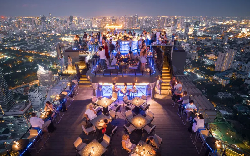 Vertigo Bar oferece petiscos com vista do pôr do sol