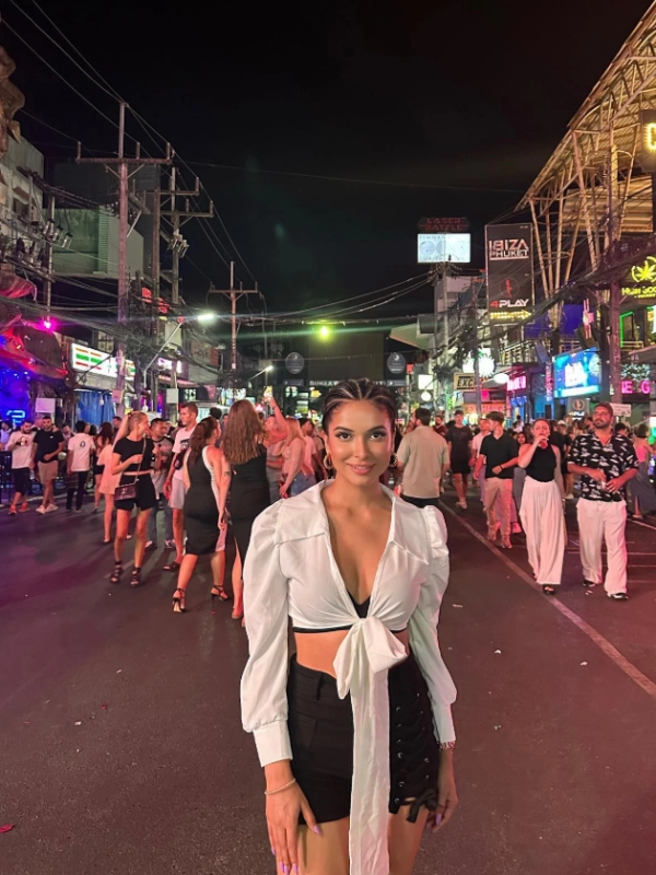 Bangla Road – Um dos melhores lugares para curtir a vida noturna em Phuket
