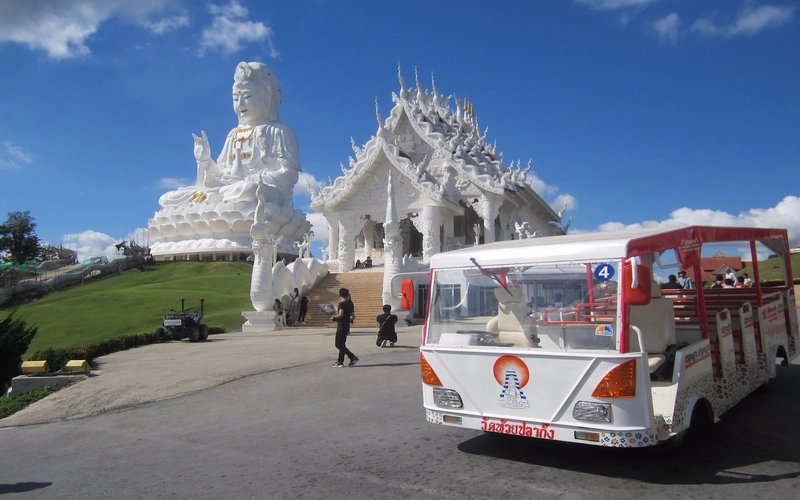 Mundo Asia Tours recomenda shuttle grátis ideal para idosos