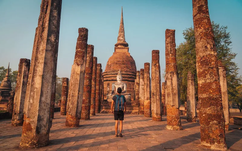 Parque Histórico de Sukhothai é alternativa cultural tranquila
