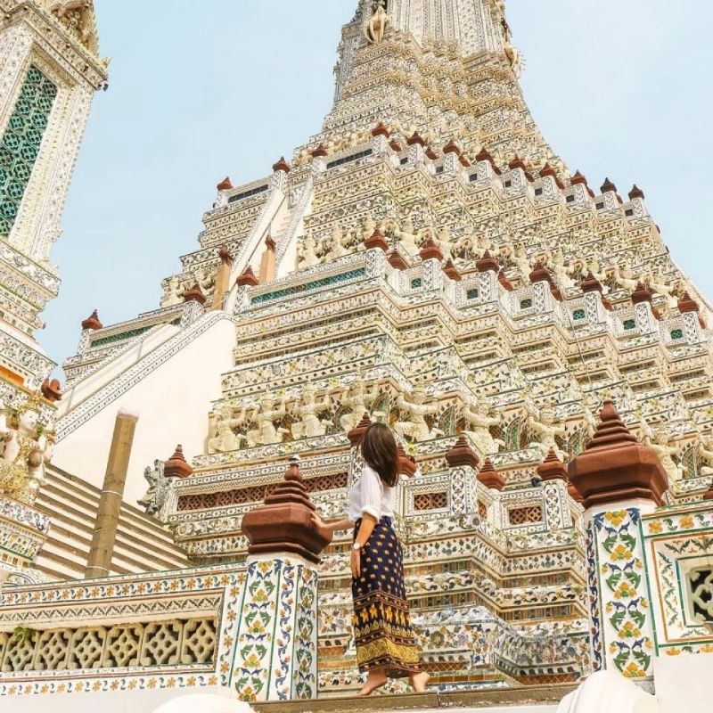 Porcelanas antigas fazem a torre brilhar