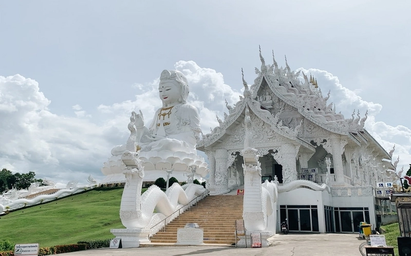 Wat Huay Pla Kang une China e Lanna com harmonia
