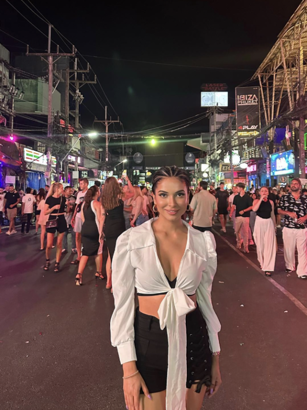 Bangla Road – Um dos melhores lugares para curtir a vida noturna em Phuket