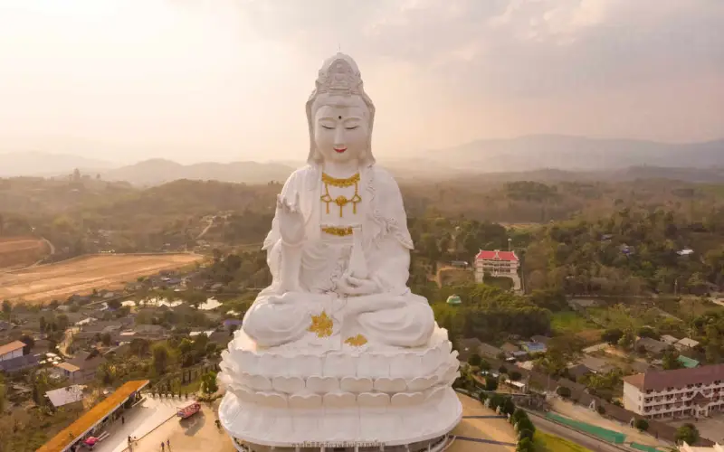 Olhos de Guanyin transmitem paz a quem se aproxima