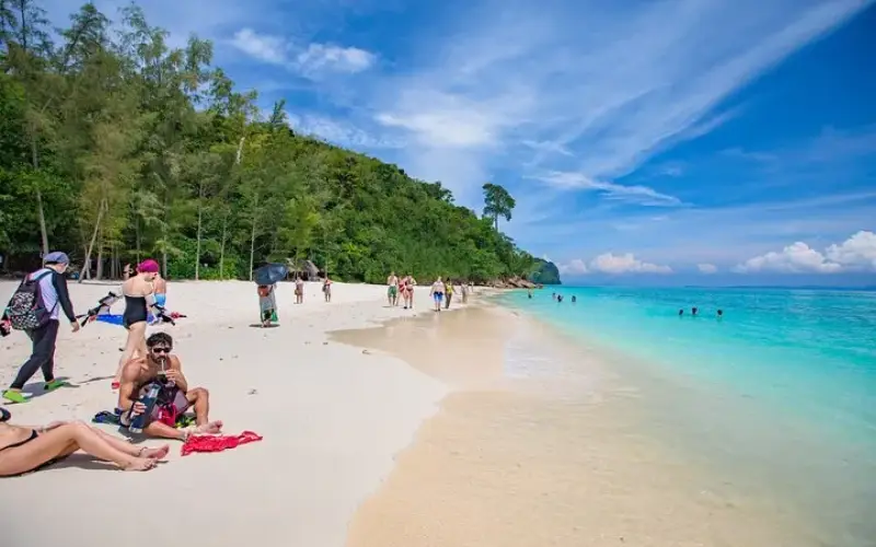 Ilha Bamboo encanta com seu charme calmo e singular