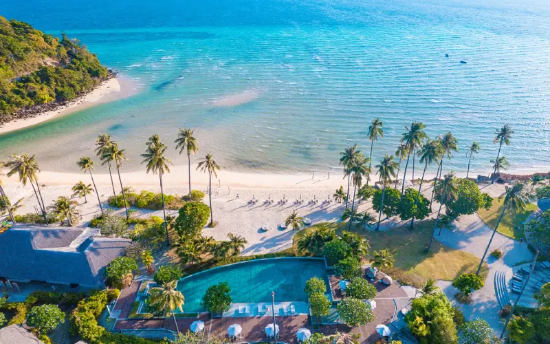 Hóspedes relaxam em clima tranquilo com serviço de excelência