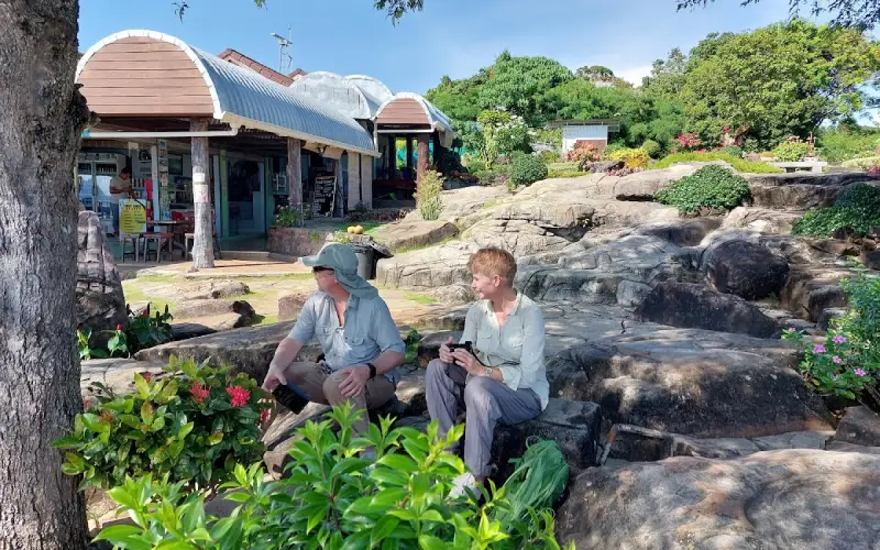 Use tênis para trilhas seguras no mirante