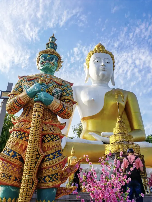 Rei Mengrai seguiu luz até o elefante sagrado