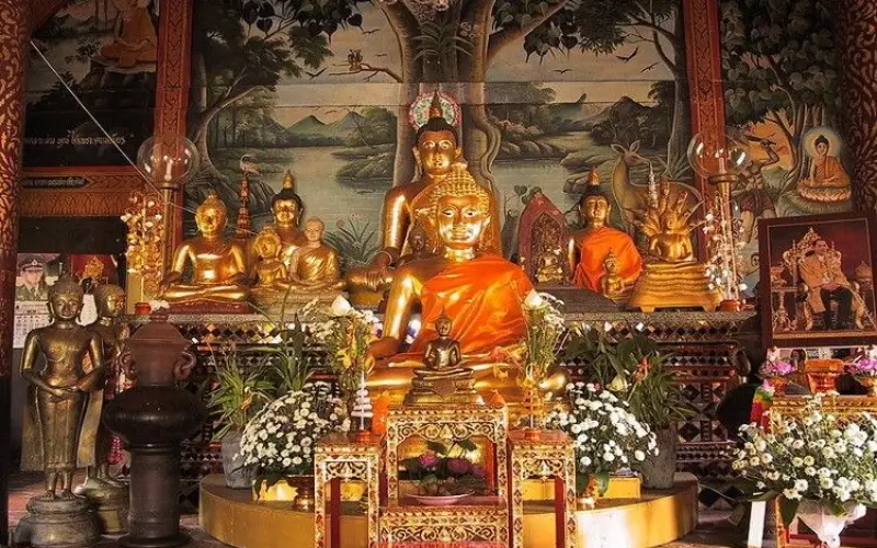 Entalhes mostram a transição do animismo ao budismo